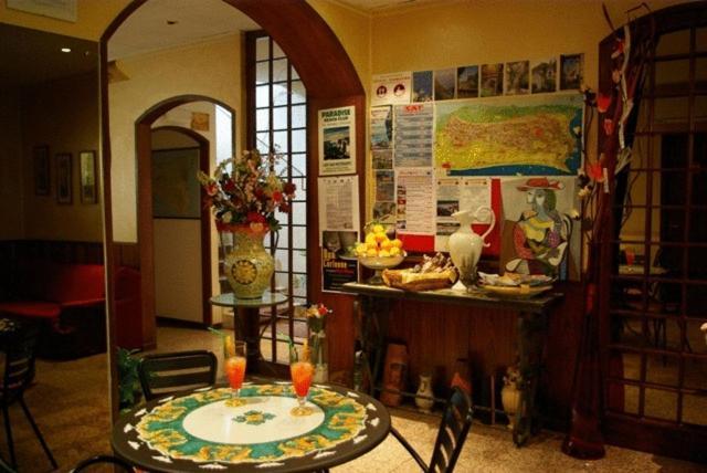 Natalina Hotel 2*